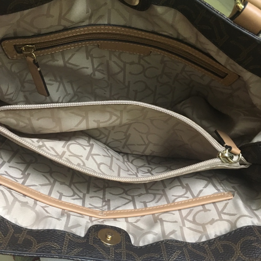 Authentic Calvin Klein coated PVC signature tote bag - Picture 5 of 15